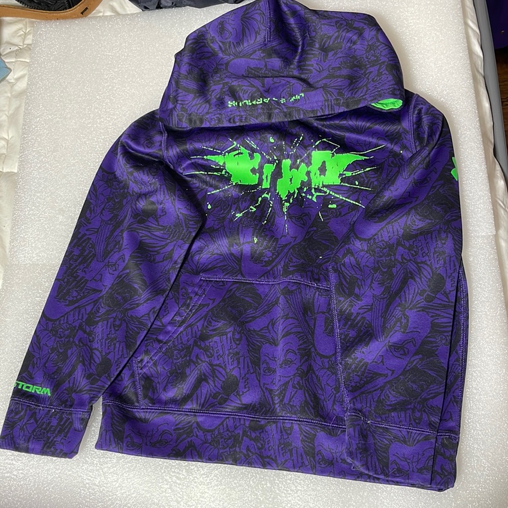 Boys XS under armour hoodie